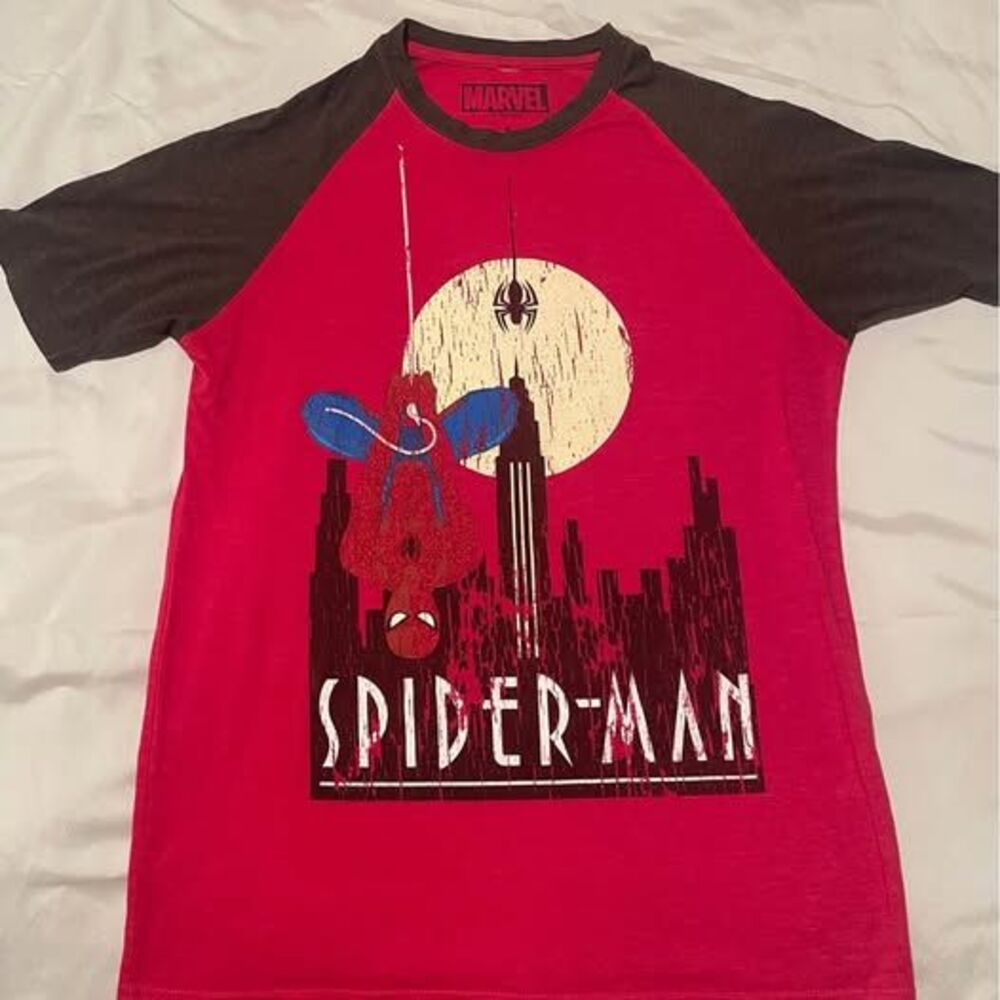 Women’s Small MARVEL Universal Studios SPIDER-MAN Raglan T-Shirt